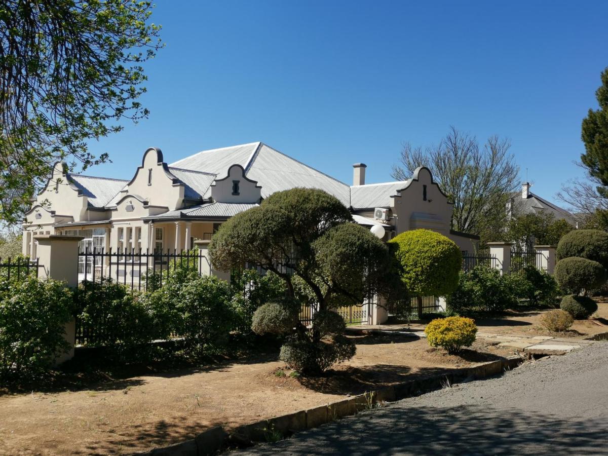 Lucolo Palace B&B อลิวาลนอร์ท ภายนอก รูปภาพ