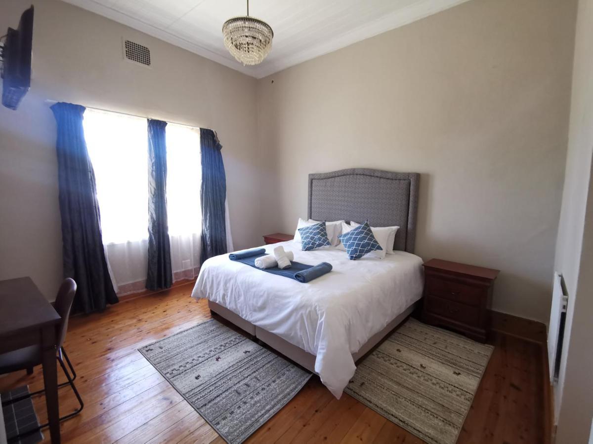 Lucolo Palace B&B อลิวาลนอร์ท ภายนอก รูปภาพ